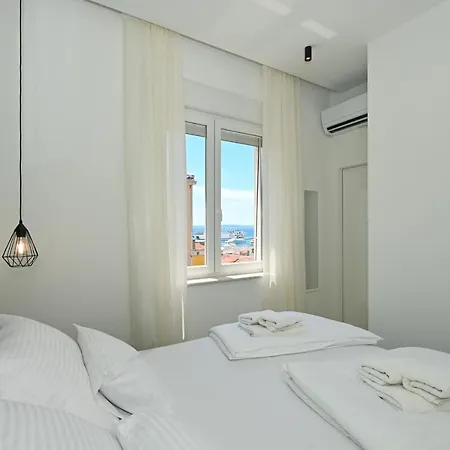 Apartament Steps From Palace & Riva - Old Town Pine