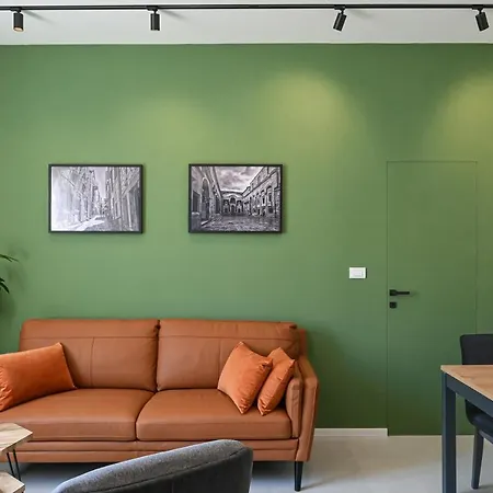 Steps From Palace & Riva - Old Town Pine