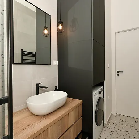 Steps From Palace & Riva - Old Town Pine Apartment Split