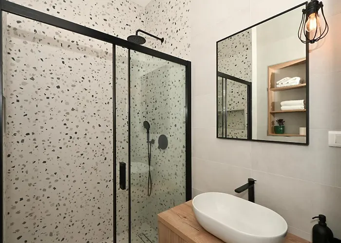 Apartamento Steps From Palace & Riva - Old Town Pine *